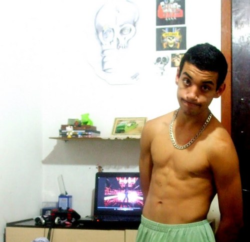 Não interessa pra você palhaço :)