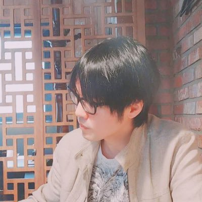rhojangsoo's profile picture. 퍼엉 스튜디오 대표 / 1,000만 팔로워 퍼엉의 성장 기록 @puuung1 / 안정적인 작가 수익 파이프라인을 향한 지속적인 탐구 / Founder of Grafolio
