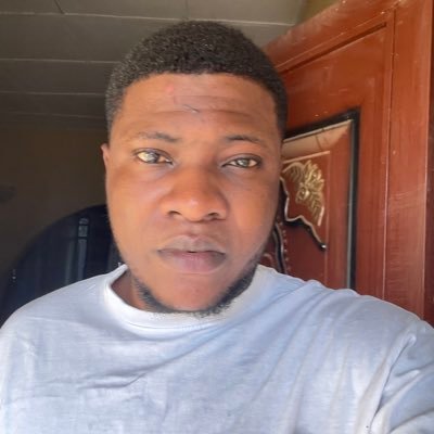 Odunjo12's profile picture. Simple