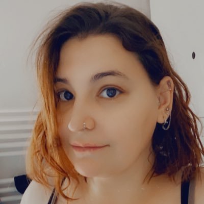 Geraldinekiki's profile picture. She/her 🌈 * 🤟🏻 * #TeamBobby * « Je suis le plus con des dragons. Celui qui crache des étincelles et qui se crame les ailes avec »