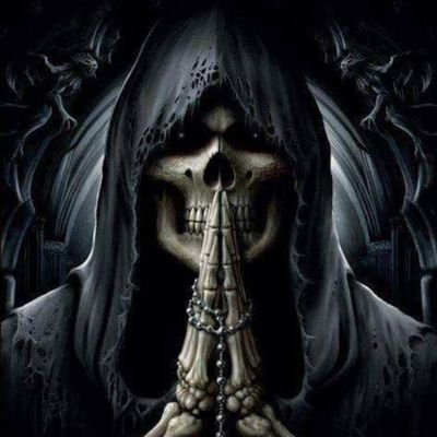 VelejadorDe's profile picture. Moro andando, não escondo da chuva, danço descalço, não penteio o cabelo, invento estórias e evito contato com terráqueos...