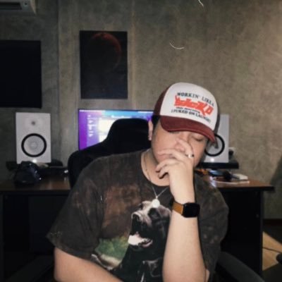 itsnotfariz's profile picture. no