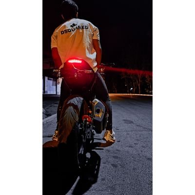 Amirhoseinshon's profile picture. 