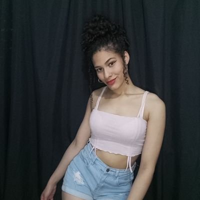 CandelaPoutou7's profile picture. 🤡