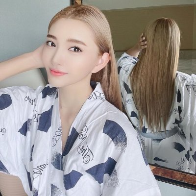 AnnaEiko12's profile picture. 