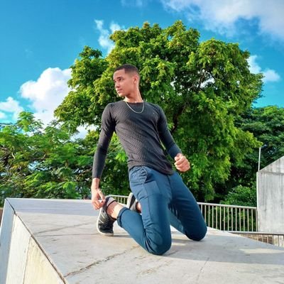 Aqui deixo registrado recortes de minhas elucubrações e devaneios, movido pelo intuito de fomentar o encontro de pensamentos, sem medo de reinventar paradigmas!