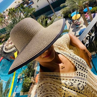 mina_r's profile picture. مادر، کارمند