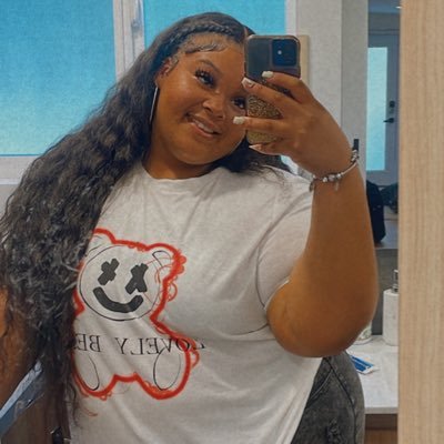 aixel99's profile picture. 🧘🏻‍♀️free spirit. #LongLiveTico 🖤🕊 Travel Braider ✈️ ig:@thebraidnympho fwm dont fucc w/o me 😗