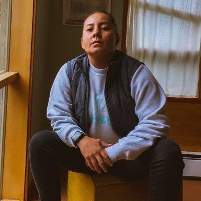 Diné | Poet | Reporter | Photographer | Author of Desert Teeth (@AbaloneMountain, 2022)