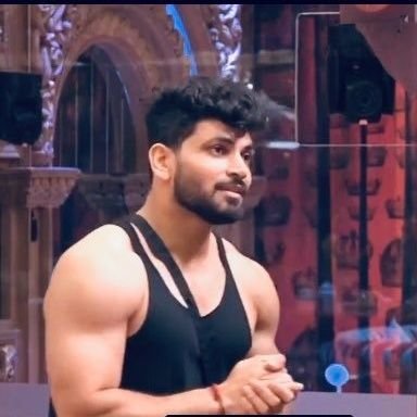 Here for shiv Thakare ❤ man with golden heart 🧡 #BB16