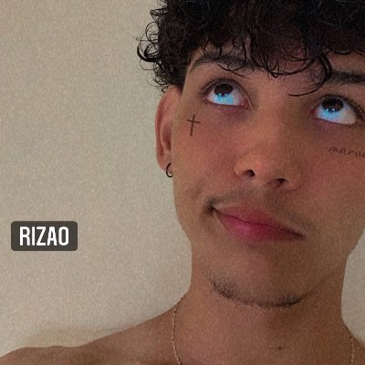 _dave_perez's profile picture. Hey there! Im using twitter.