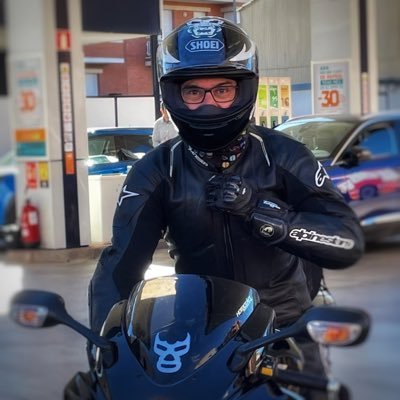 Motos, viajes y fotos. No necesariamente en ese orden.