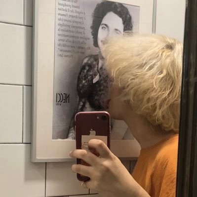 deadbug__'s profile picture. i hate metal heads