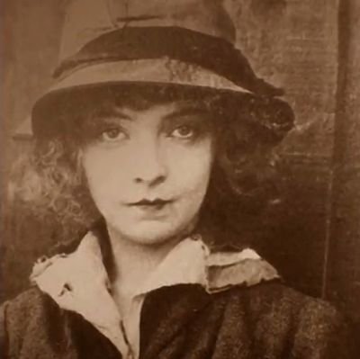 suci_laoni's profile picture. Music Enthusiast