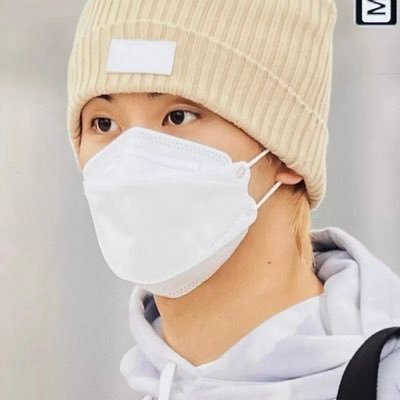 letsannewin's profile picture. 