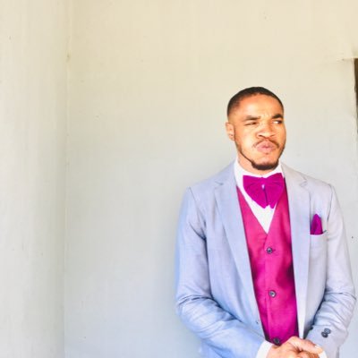 LogiksGray's profile picture. kekereke by kent