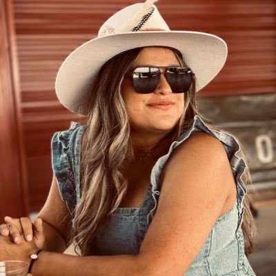 celina2113's profile picture. I'm deluded and perfectly flawed, I shall live by passion and not by law. 1 9 9 2