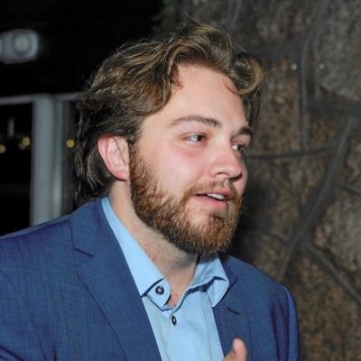 Indépendantiste et Jeannois, sans condition et assumé. Marin d’eaux douces, directeur de la recherche au @partiquebecois. Tweets engagés n’engageant que moi.