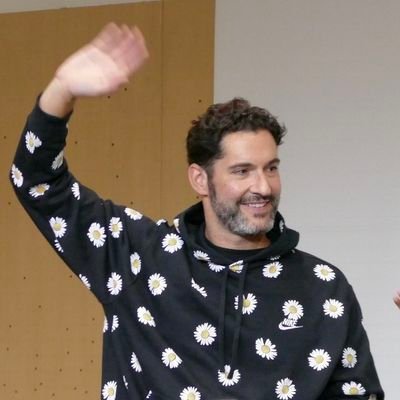 Account of Tom Ellis comfy daisy hoodie - CEO of the daisy hoodie club, fan account