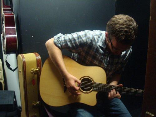 TomfeatTom's profile picture. The less vocal, more literate half of Ten Songs Gone - .  Also enjoys rock climbing, toy soldiers and baking.