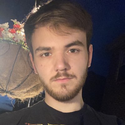 Hi guys! Just another gay twitch streamer :) xMalaChaix