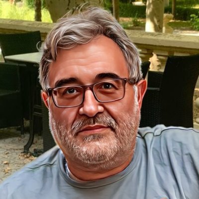 luisvilas's profile picture. Sociólogo Clínico de día, felipista de noche… sobrevivo entre estadísticas y utopías.
¡Solo espero que Mafalda no me pida explicaciones