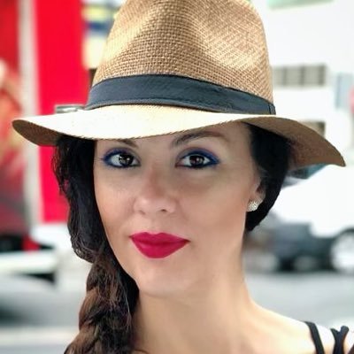 ArtestZen's profile picture. Flamenca del mundo 🦩y muchas más cosas para la vida. #ZenMatronArt