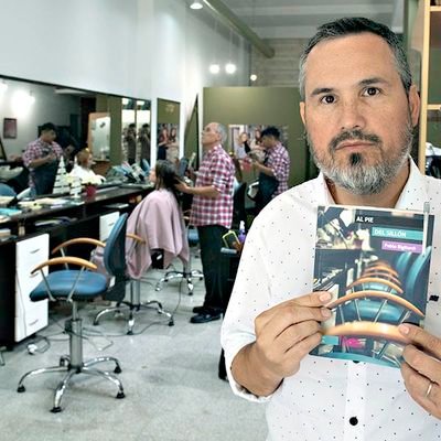 Monté una biblioteca en mi peluquería. Reseño libros, escribo libros, periodista en Página 12, Mirador Provincial de Clarin, El Litoral, revistas REA y Barullo