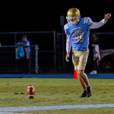 Jesus christ is my lord and savior/ class of 2023 Kicker @dwdanielfb / 2021 🅰️🅰️🅰️ State champ 🏆 4.5⭐️ @kohlskicking