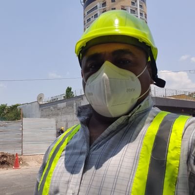 trabajo en ALQUIMESA, depto de operaciones, mi pasión... familia...
