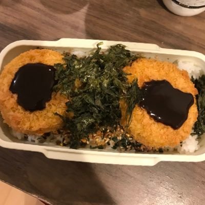 akabbbc's profile picture. 31歳男性、子あり手取り15万オワタ