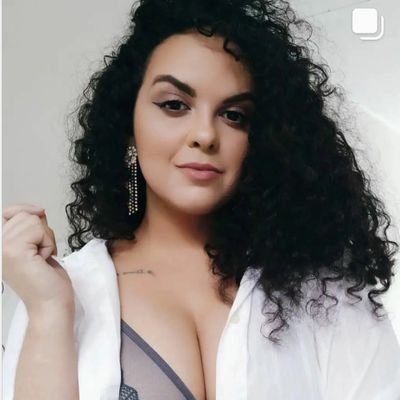 PrisprisL13's profile picture. ✨🌜Tentando me adaptar.