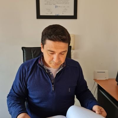 Integrante de Vecinalistas Provincia de Buenos Aires.
Abogado
Hincha de Boca.