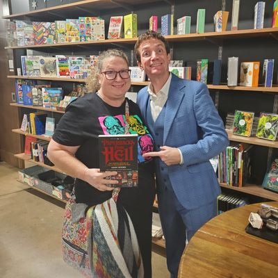 MS/HS DTL Librarian. #LibrarianAdvocate. @GoogleForEdu Level 1 Certified Educator. #EdTech Guru. #Reader. Tweets are my own. (she, her, hers)