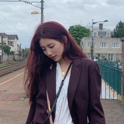 suzy012486's profile picture. 