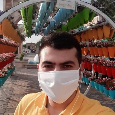 reversed Prism/
کمی جاهل ِعاقل وشایدعاقل ِجاهل،متفاوت ِمتشابه،بیشفعال ِلوباتری،مسلمان ِمرتد،
مسحورتاریخ واجتماعی ومتنفرازجبرجغرافیایی؛قم.عشق باز، خسته/اینترنک
