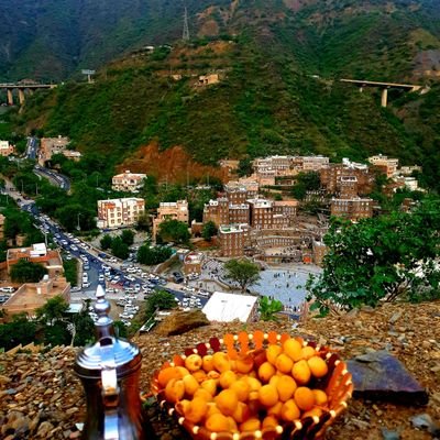 إنك متواجد دائماً بأفكاري كتاباتي أحاديثي مناماتي صباحاتي ، والأكثر هنا تحديداً بقلبي♥️