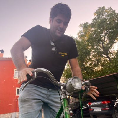 Film Publicist. FYC Beast. Part-time producer. De frente y por derecho. Clint Eastwood knows that I’m from Burgos. No compro idearios en bloque. RT≠E.