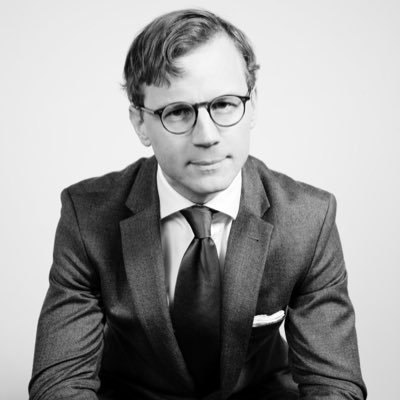 Thomas González is an art historian who worked at auction houses, https://t.co/tLn36fsRYb and as a dealer. Since 2009 he is active in the art loan/ art finance business.