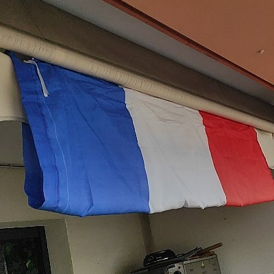 Le store de notre terrasse🖕MA FRANCE..Francaise.POINT
teampatriotes On est chez nous!
Z.MLP ensemble bordeL !!
👍