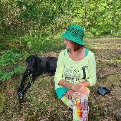 tracz_salomea's profile picture. Gdańszczanka✌🌈⚡🇵🇱 🇪🇺 
Zielono mi...... plastyczka i leśna ogrodniczka.Miłośniczka psów  różnej maści i śpiewu ptaków 🐕🐦‍⬛
#SilniRazem