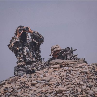 اقاتࢦ ࢦوحديہِٰ انا جيشہ ࢦنفسيہ وانـا اࢦسـﻶح ذاتهِٰ