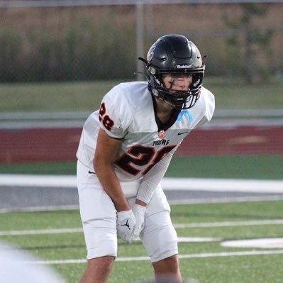 Lewis and Clark High school || Laser 40yd: 4.73 || RB/ATH || Class of ‘25 || 3.86 GPA || 5’11” || 185lbs || Email: jppary@outlook.com || NCAA ID# 2202442591