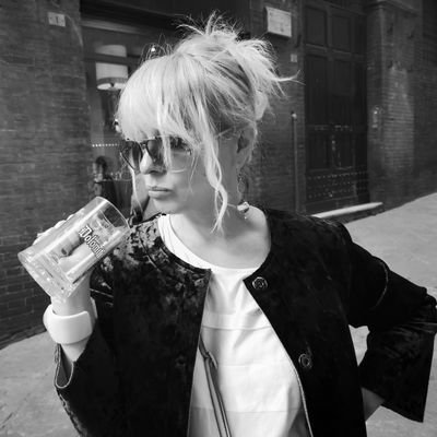 lika_alba's profile picture. 'Sic parvis magna'