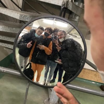 V04139's profile picture. 