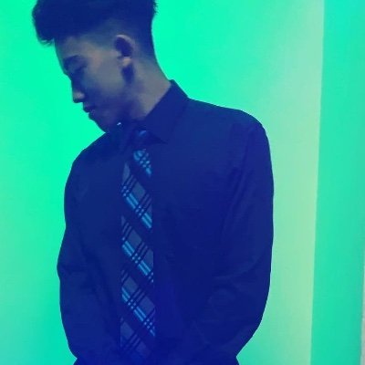 I’m a senior in STEM highschool. I’m an immigrant and love to play soccer. This account is for my Capstone.