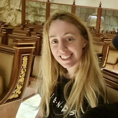 חופש, צדק, אמת, אהבת חינם, אהבת ישראל.
נכנסתי לטוויטר להשתתף בספייס עם אהובת לבי- גלית דיסטל אטבריאן.
נשארתי כי התמכרתי.