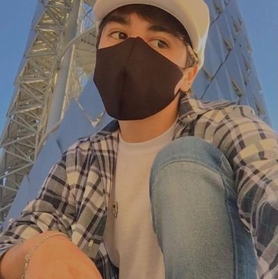 Gustavolopez442's profile picture. twinkboy