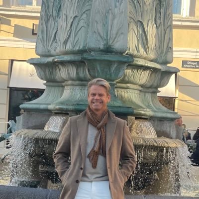 Fashionlifestyle Agent for Colmar. My business and interests are Fashion, Hockey, Golf and skiing