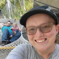 Holly Farnsworth (@hollyferrin) 's Twitter Profile